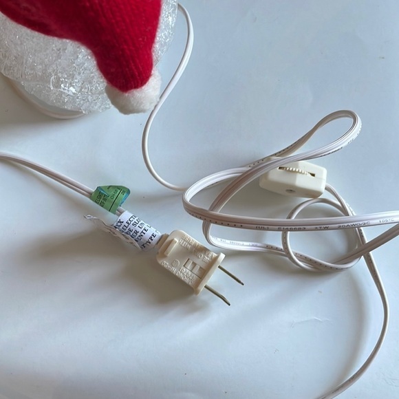 🌨️ Vintage Snowman Light - Glistening Holiday Delight!  🌨️ - Picture 7 of 9